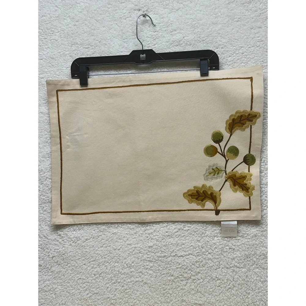 Williams Sonoma Placemats Cream Embroidered‎ Oak Leaf Acorn Fall Set of 4